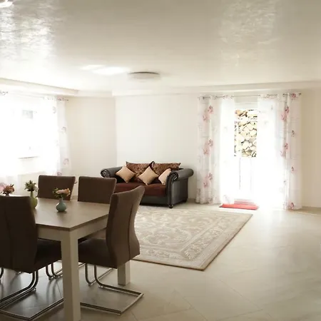 Apartment Luxuriose Ferienwohnung *